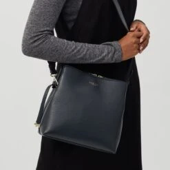 Dukes PlaceMedium Compartment Multiway Bag 17 Dukes PlaceMedium Compartment Multiway Bag -Fashion Bag Store h1556401 model