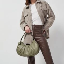 Forest Way - WhipstitchMedium Zip-Top Multiway Bag 6 Forest Way - WhipstitchMedium Zip-Top Multiway Bag -Fashion Bag Store h5563306 model