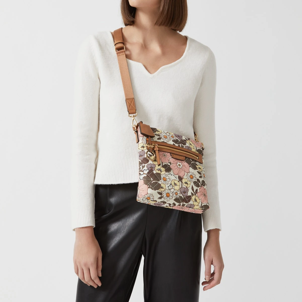 Finsbury Park '60s Floral QuiltSmall ZipTop Cross Body Bag Finsbury Park '60s Floral QuiltSmall ZipTop Cross Body Bag -Fashion Bag Store h5881109 1101