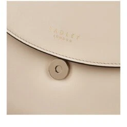 Liverpool Street 2.0Medium Flapover Crossbody -Fashion Bag Store h6338230 d1 1