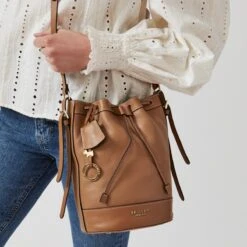 Peregrine RoadMedium Drawstring Crossbody -Fashion Bag Store h6366259 1116