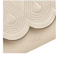 Mill Bay - Raindrop QuiltMedium Flapover Crossbody -Fashion Bag Store h6746230 d1 1