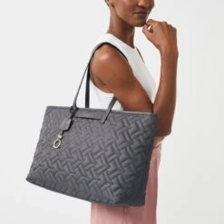Finsbury Park - QuiltLarge Zip-Top Tote -Fashion Bag Store h8188041 1350