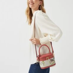 Harriet Street - EmbroideryMedium Zip Around Crossbody 6 Harriet Street - EmbroideryMedium Zip Around Crossbody -Fashion Bag Store h8228065 322